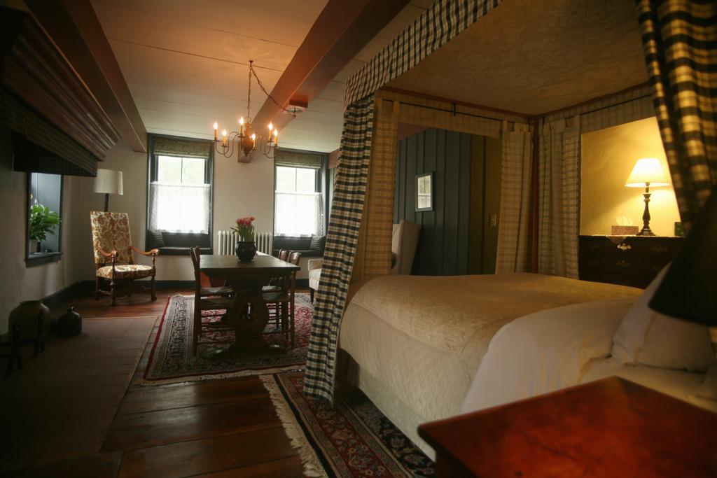 The Stone House Bed And Breakfast 헐리 객실 사진