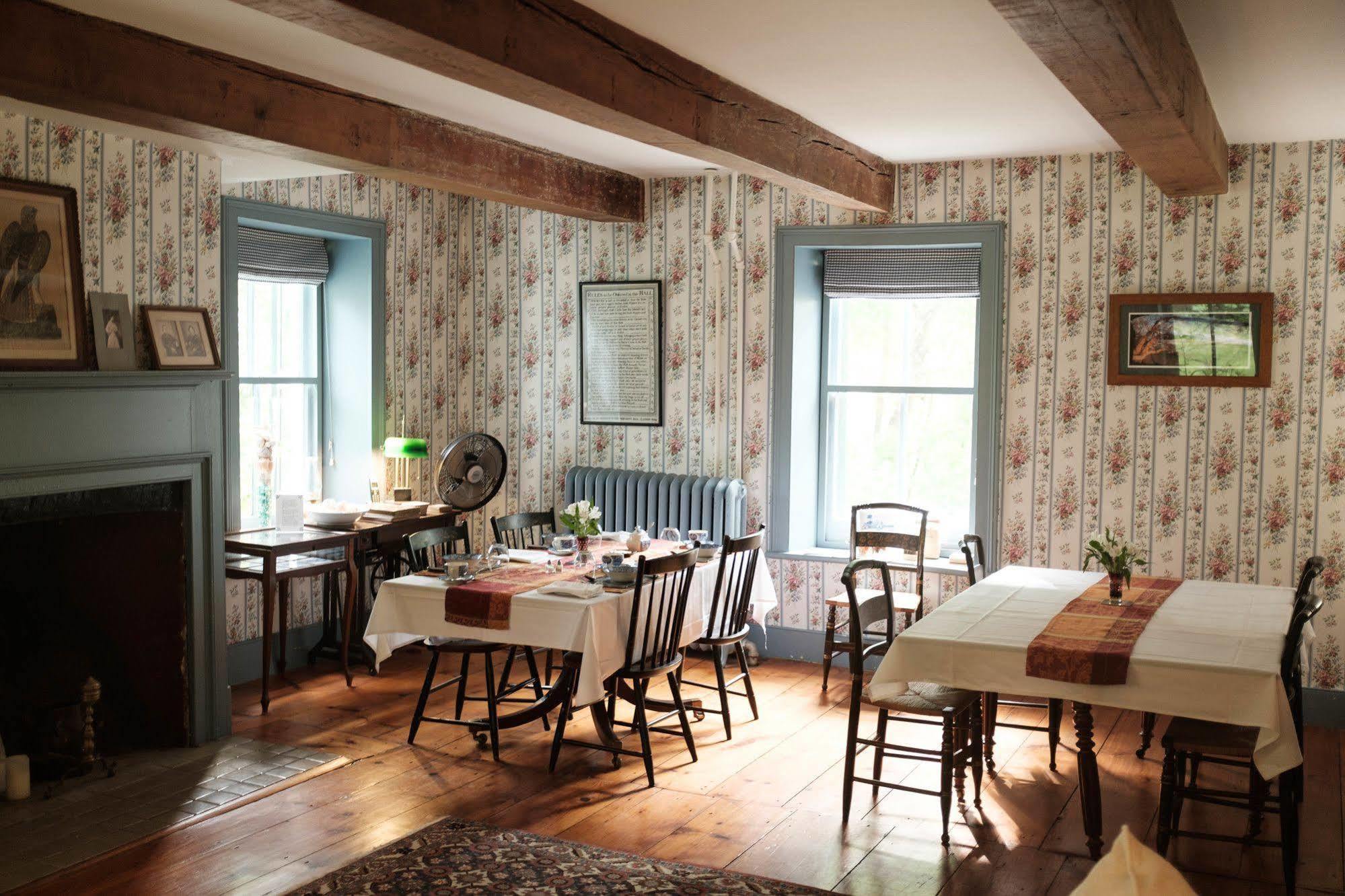 The Stone House Bed And Breakfast 헐리 외부 사진