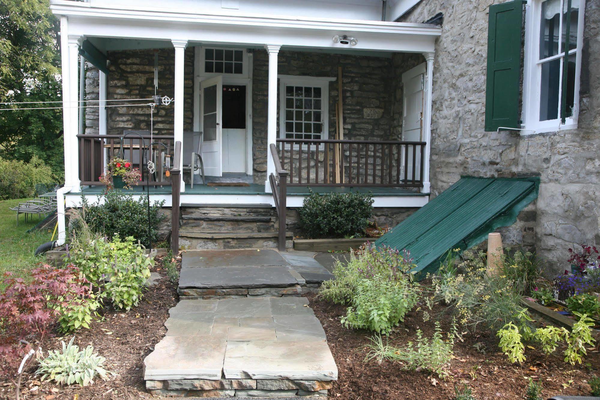 The Stone House Bed And Breakfast 헐리 외부 사진
